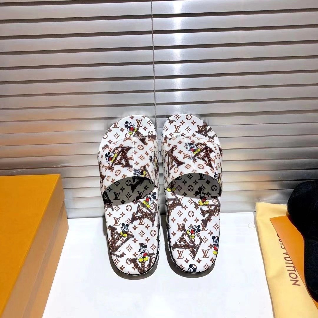 上質 大人気 ルイヴィトン Louis Vuitton サンダル 実物の写真 N品スーパーコピー代引き可能国内発送後払い安全必ず届く信用できるサイト
