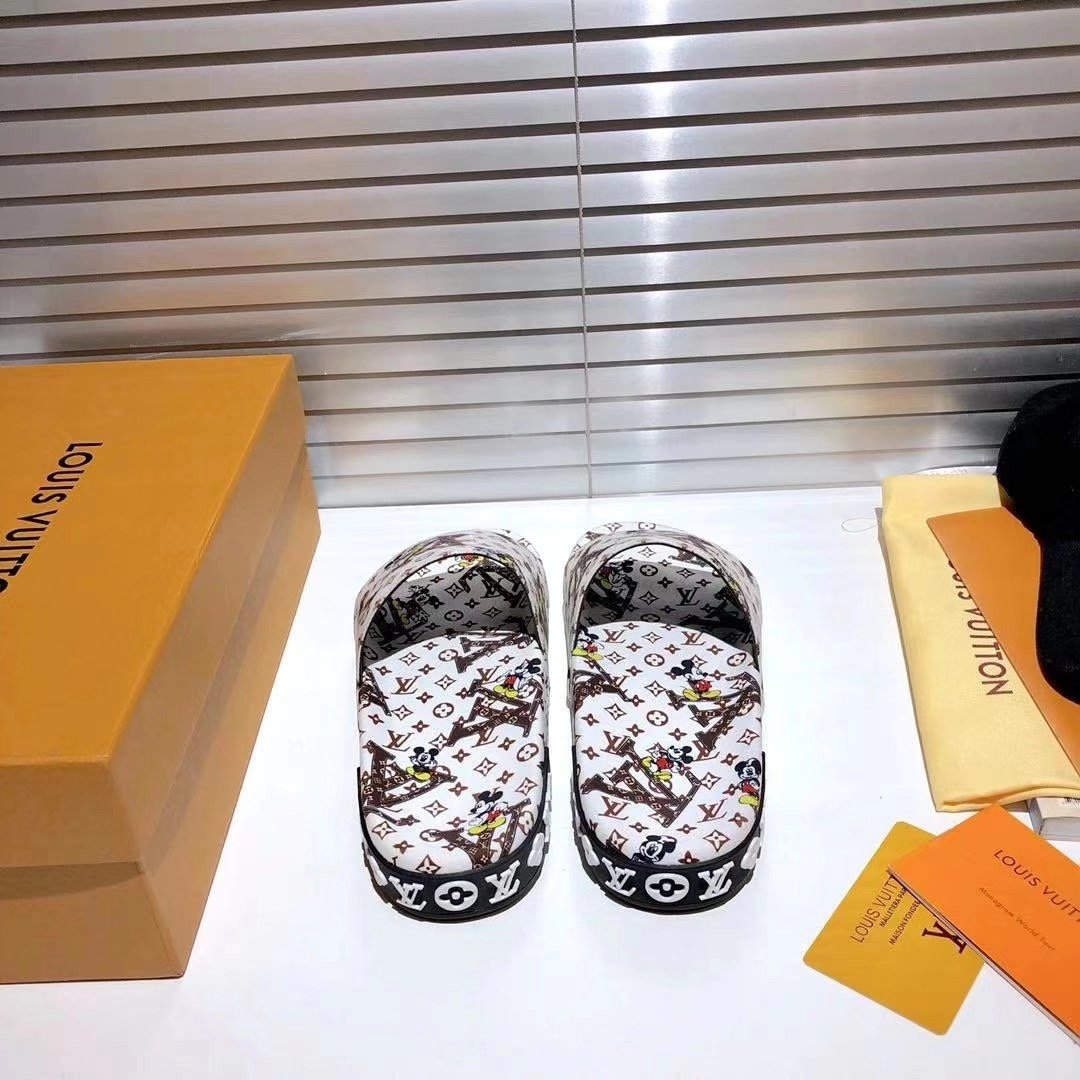 上質 大人気 ルイヴィトン Louis Vuitton サンダル 実物の写真 N品スーパーコピー代引き可能国内発送後払い安全必ず届く信用できるサイト