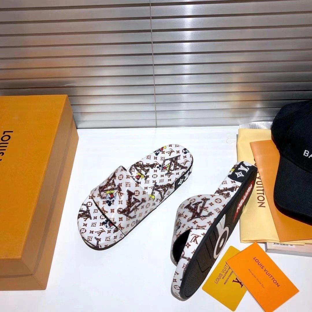 上質 大人気 ルイヴィトン Louis Vuitton サンダル 実物の写真 N品スーパーコピー代引き可能国内発送後払い安全必ず届く信用できるサイト