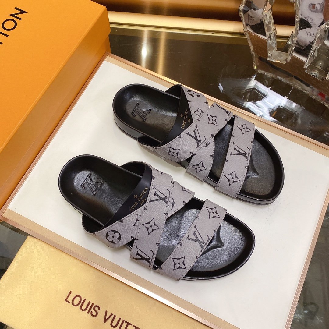 上質 大人気 ルイヴィトン Louis Vuitton サンダル 実物の写真 N品スーパーコピー代引き可能国内発送後払い安全必ず届く信用できるサイト