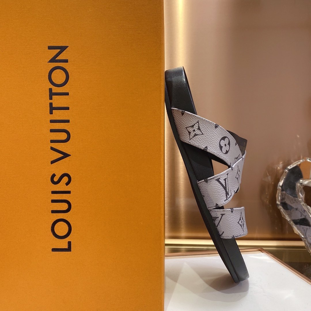 上質 大人気 ルイヴィトン Louis Vuitton サンダル 実物の写真 N品スーパーコピー代引き可能国内発送後払い安全必ず届く信用できるサイト