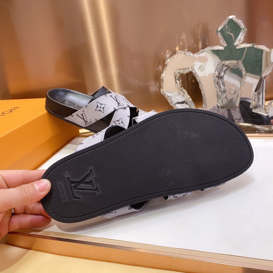 上質 大人気 ルイヴィトン Louis Vuitton サンダル 実物の写真 N品スーパーコピー代引き可能国内発送後払い安全必ず届く信用できるサイト