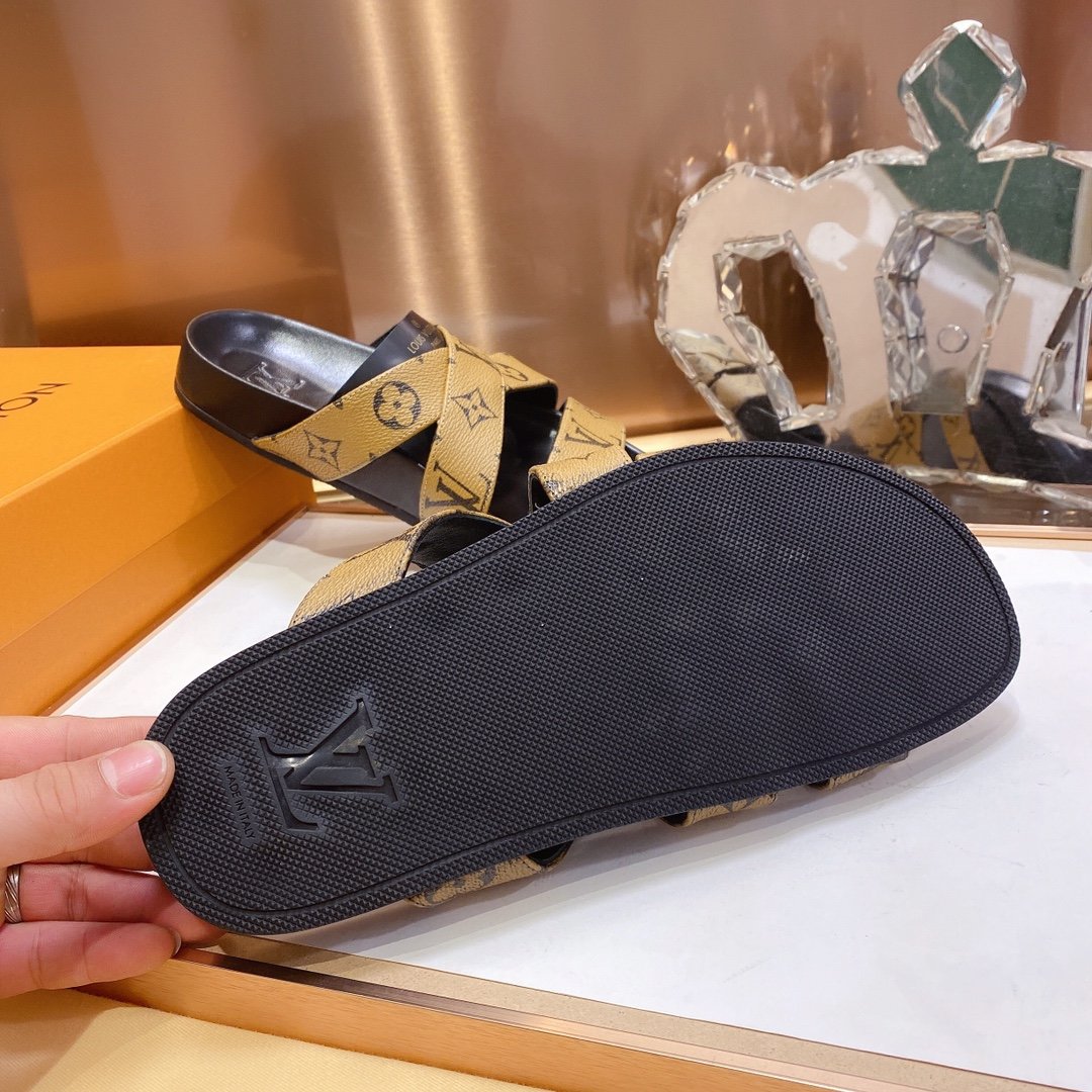 上質 大人気 ルイヴィトン Louis Vuitton サンダル 実物の写真 N品スーパーコピー代引き可能国内発送後払い安全必ず届く信用できるサイト