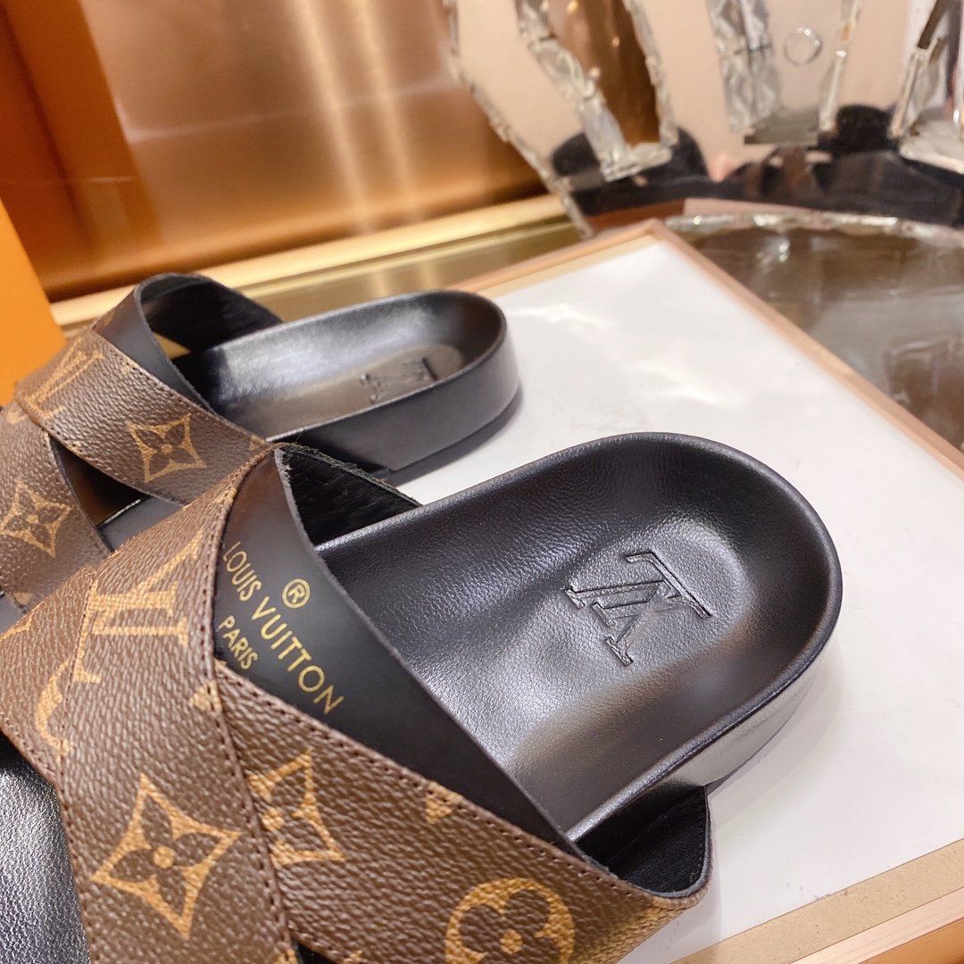 上質 大人気 ルイヴィトン Louis Vuitton サンダル 実物の写真 N品スーパーコピー代引き可能国内発送後払い安全必ず届く信用できるサイト