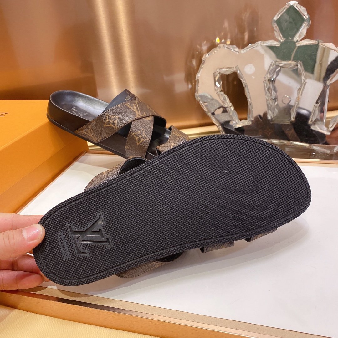 上質 大人気 ルイヴィトン Louis Vuitton サンダル 実物の写真 N品スーパーコピー代引き可能国内発送後払い安全必ず届く信用できるサイト