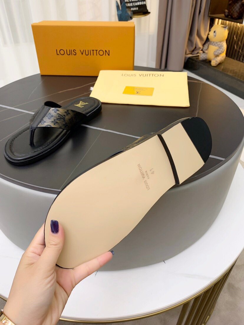 上質 大人気 ルイヴィトン Louis Vuitton サンダル 実物の写真 N品スーパーコピー代引き可能国内発送後払い安全必ず届く信用できるサイト