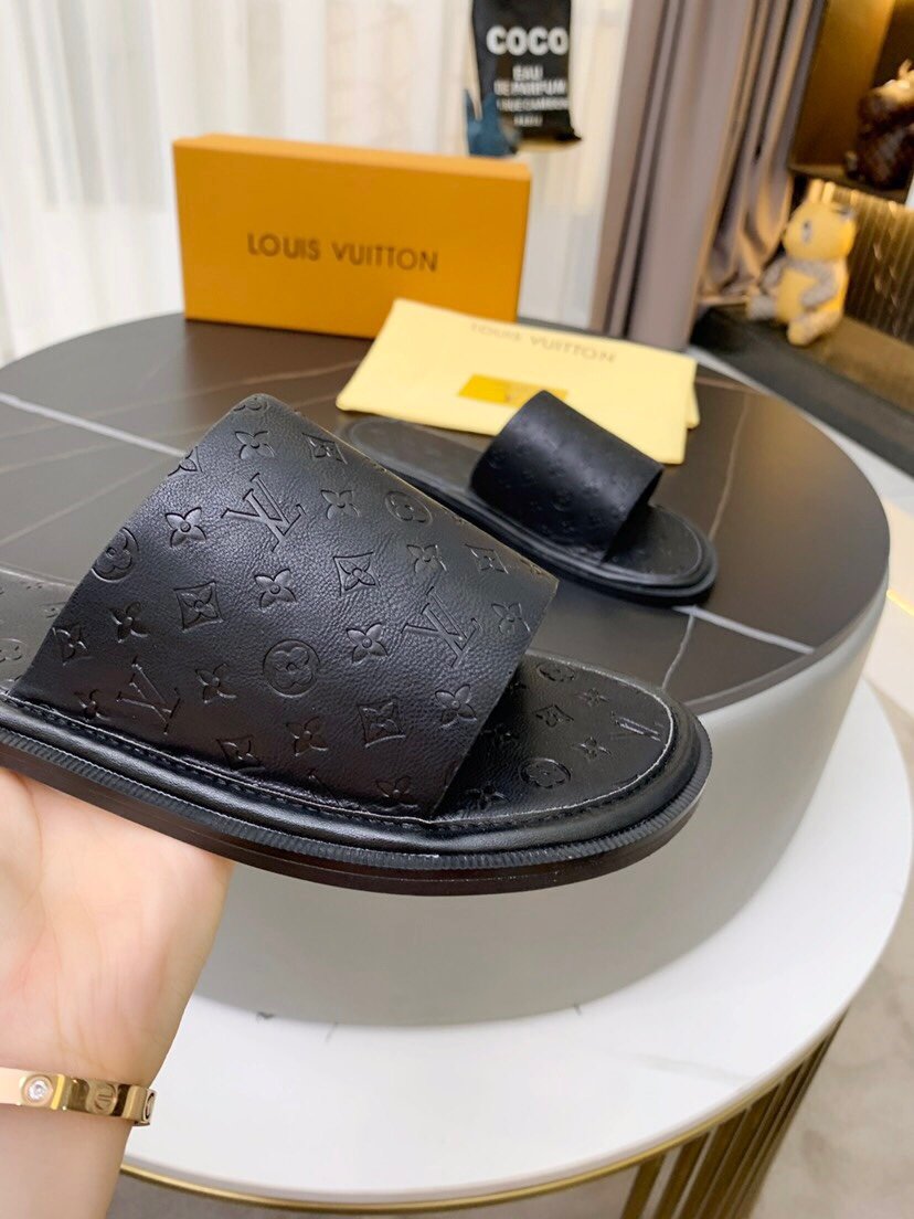 上質 大人気 ルイヴィトン Louis Vuitton サンダル 実物の写真 N品スーパーコピー代引き可能国内発送後払い安全必ず届く信用できるサイト