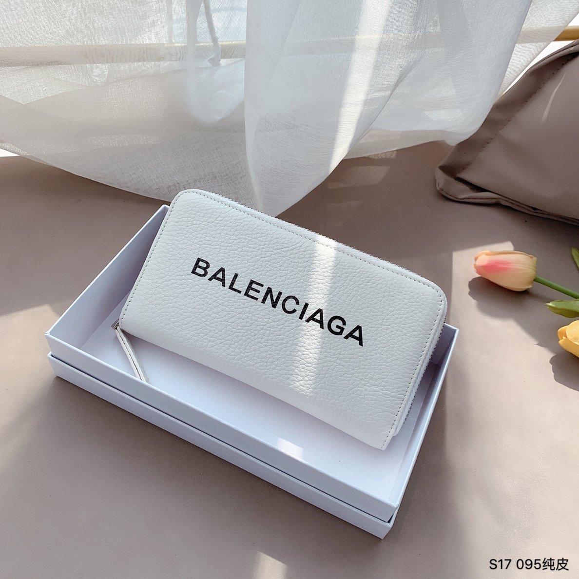 上品でファッションBalenciaga バレンシアガ 財布 実物の写真スーパーコピー財布代引き可能国内発送後払い安全必ず届く信用できるサイト