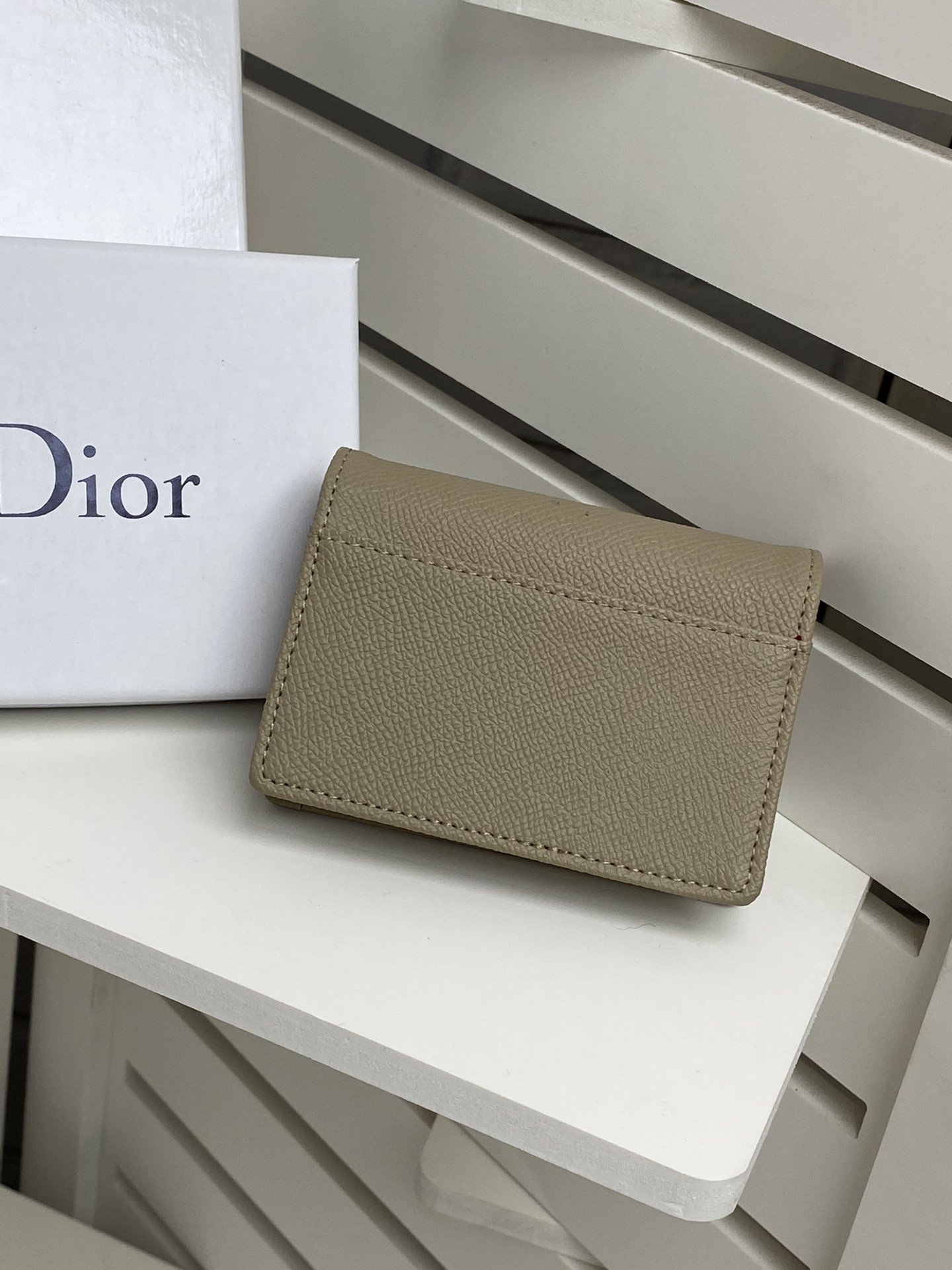 上品でファッションDior クリスチャンディオール財布 実物の写真スーパーコピー財布代引き可能国内発送後払い安全必ず届く信用できるサイト