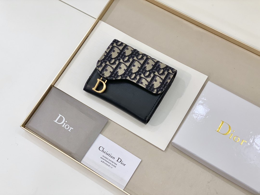 上品でファッションDior クリスチャンディオール財布 実物の写真スーパーコピー財布代引き可能国内発送後払い安全必ず届く信用できるサイト