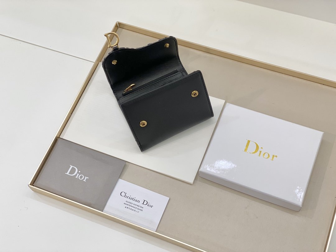 上品でファッションDior クリスチャンディオール財布 実物の写真スーパーコピー財布代引き可能国内発送後払い安全必ず届く信用できるサイト