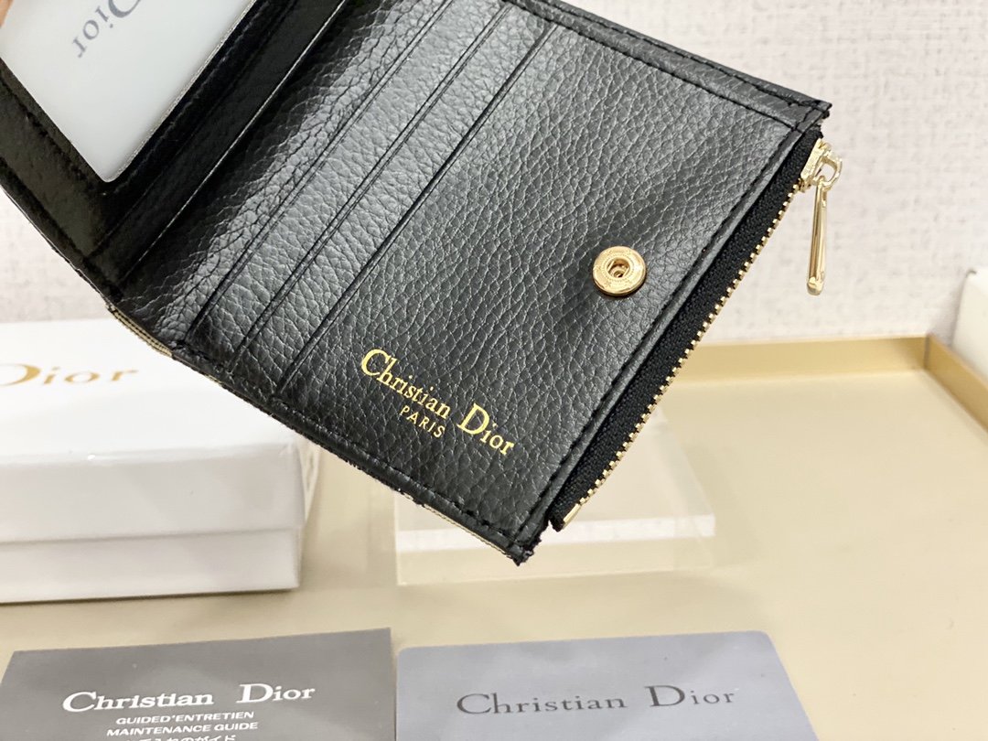 上品でファッションDior クリスチャンディオール財布 実物の写真スーパーコピー財布代引き可能国内発送後払い安全必ず届く信用できるサイト