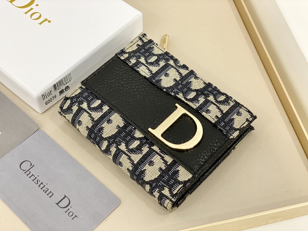 上品でファッションDior クリスチャンディオール財布 実物の写真スーパーコピー財布代引き可能国内発送後払い安全必ず届く信用できるサイト