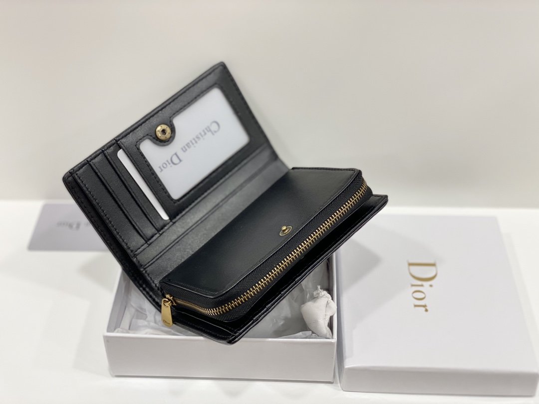 上品でファッションDior クリスチャンディオール財布 実物の写真スーパーコピー財布代引き可能国内発送後払い安全必ず届く信用できるサイト