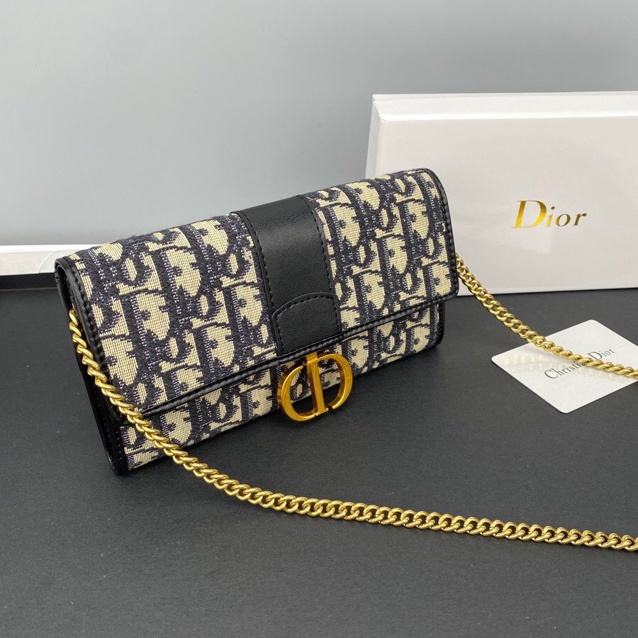 上品でファッションDior クリスチャンディオール財布 実物の写真スーパーコピー財布代引き可能国内発送後払い安全必ず届く信用できるサイト