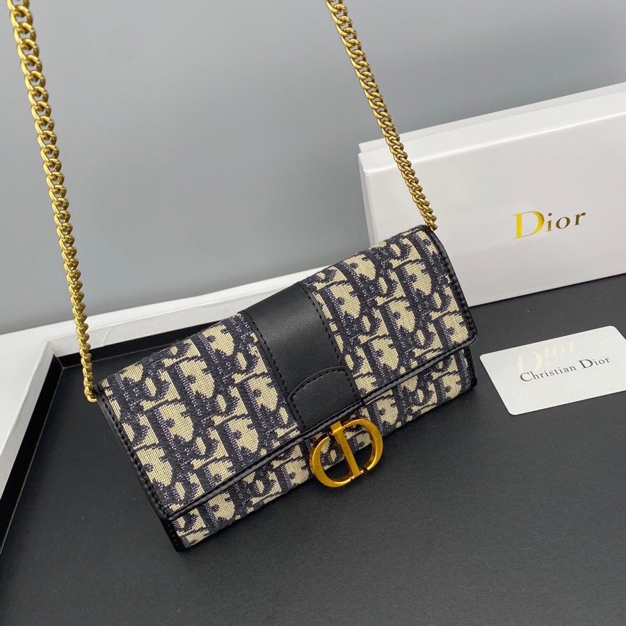 上品でファッションDior クリスチャンディオール財布 実物の写真スーパーコピー財布代引き可能国内発送後払い安全必ず届く信用できるサイト