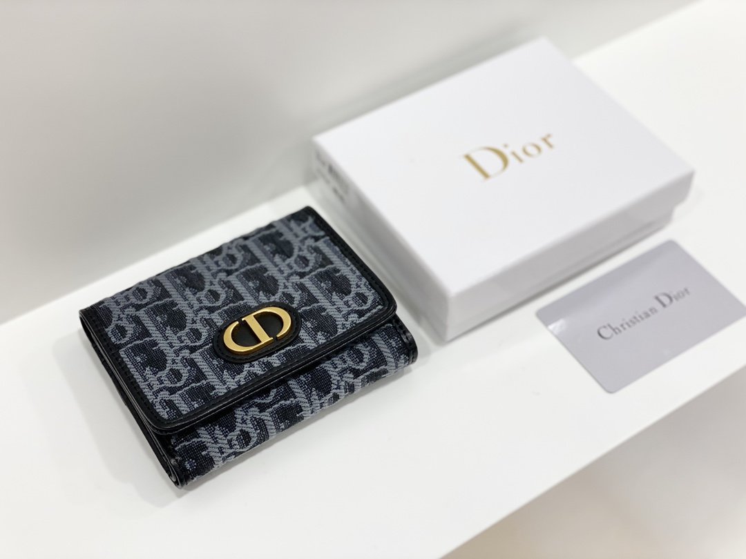 上品でファッションDior クリスチャンディオール財布 実物の写真スーパーコピー財布代引き可能国内発送後払い安全必ず届く信用できるサイト