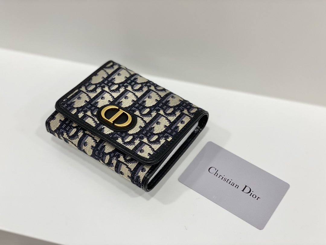 上品でファッションDior クリスチャンディオール財布 実物の写真スーパーコピー財布代引き可能国内発送後払い安全必ず届く信用できるサイト