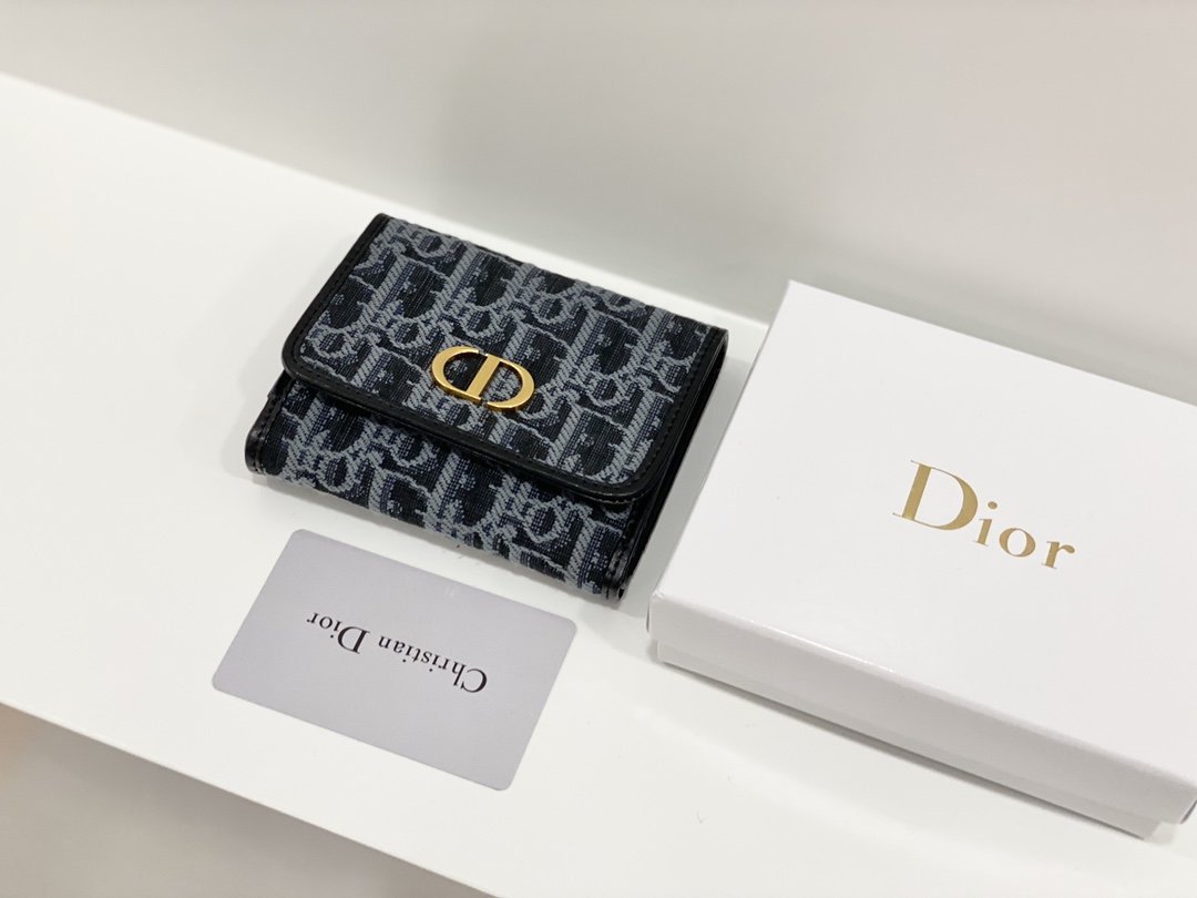 上品でファッションDior クリスチャンディオール財布 実物の写真スーパーコピー財布代引き可能国内発送後払い安全必ず届く信用できるサイト