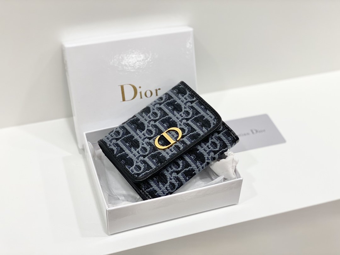 上品でファッションDior クリスチャンディオール財布 実物の写真スーパーコピー財布代引き可能国内発送後払い安全必ず届く信用できるサイト