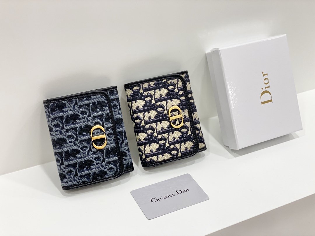 上品でファッションDior クリスチャンディオール財布 実物の写真スーパーコピー財布代引き可能国内発送後払い安全必ず届く信用できるサイト