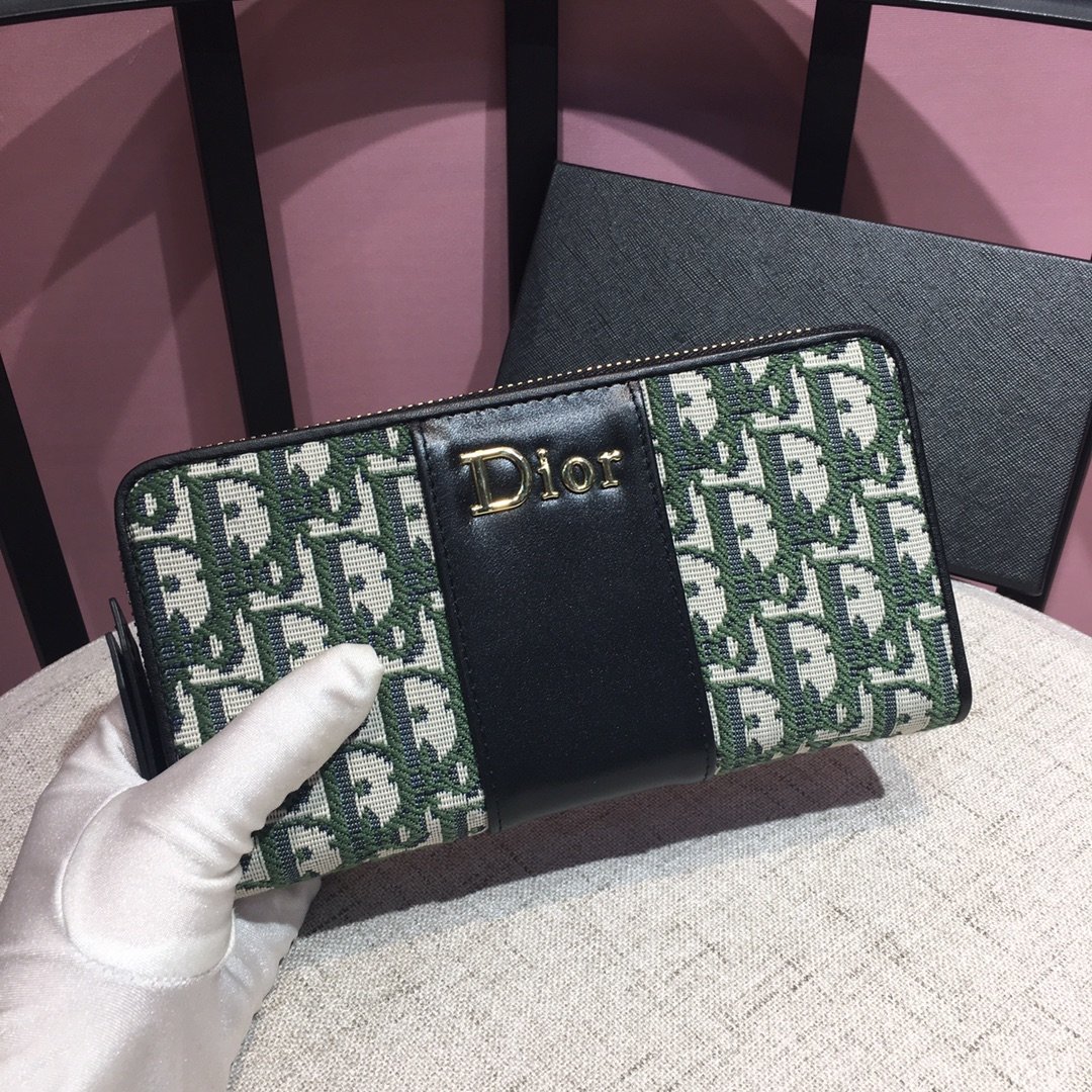 上品でファッションDior クリスチャンディオール財布 実物の写真スーパーコピー財布代引き可能国内発送後払い安全必ず届く信用できるサイト