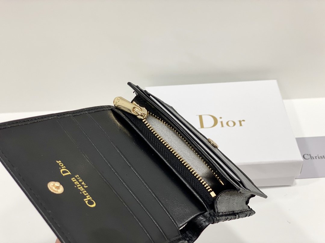 上品でファッションDior クリスチャンディオール財布 実物の写真スーパーコピー財布代引き可能国内発送後払い安全必ず届く信用できるサイト