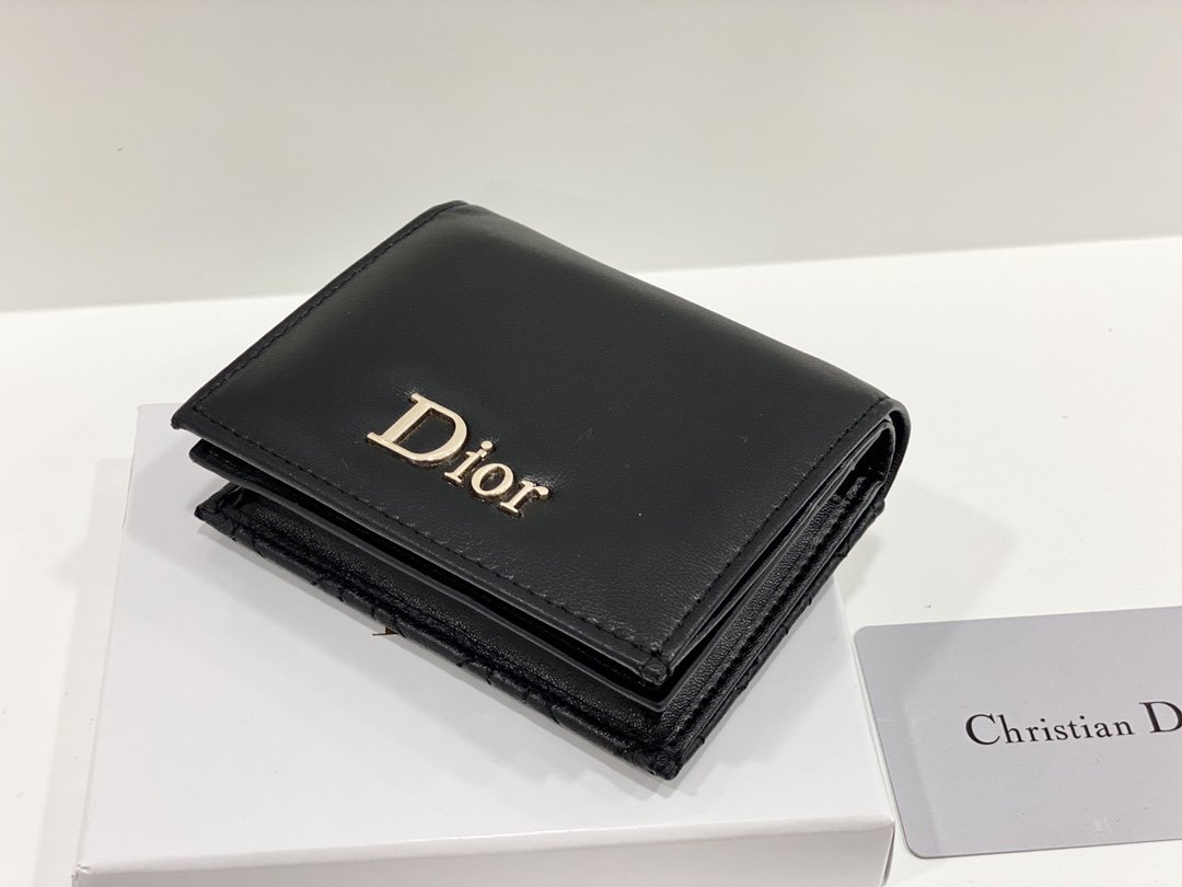 上品でファッションDior クリスチャンディオール財布 実物の写真スーパーコピー財布代引き可能国内発送後払い安全必ず届く信用できるサイト