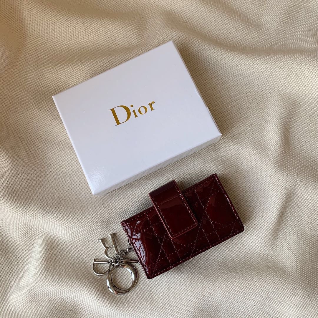 上品でファッションDior クリスチャンディオール財布 実物の写真スーパーコピー財布代引き可能国内発送後払い安全必ず届く信用できるサイト