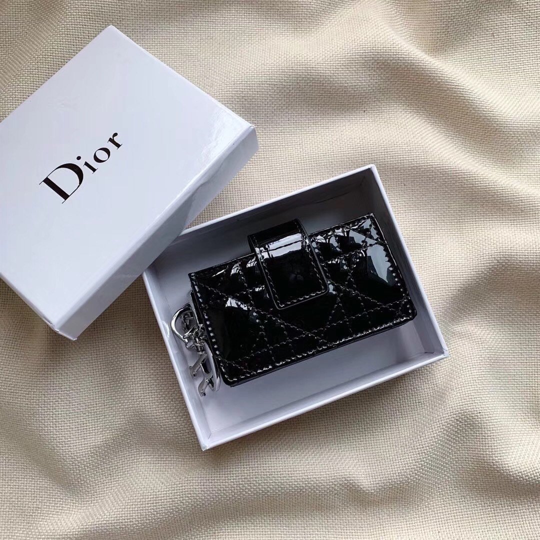 上品でファッションDior クリスチャンディオール財布 実物の写真スーパーコピー財布代引き可能国内発送後払い安全必ず届く信用できるサイト