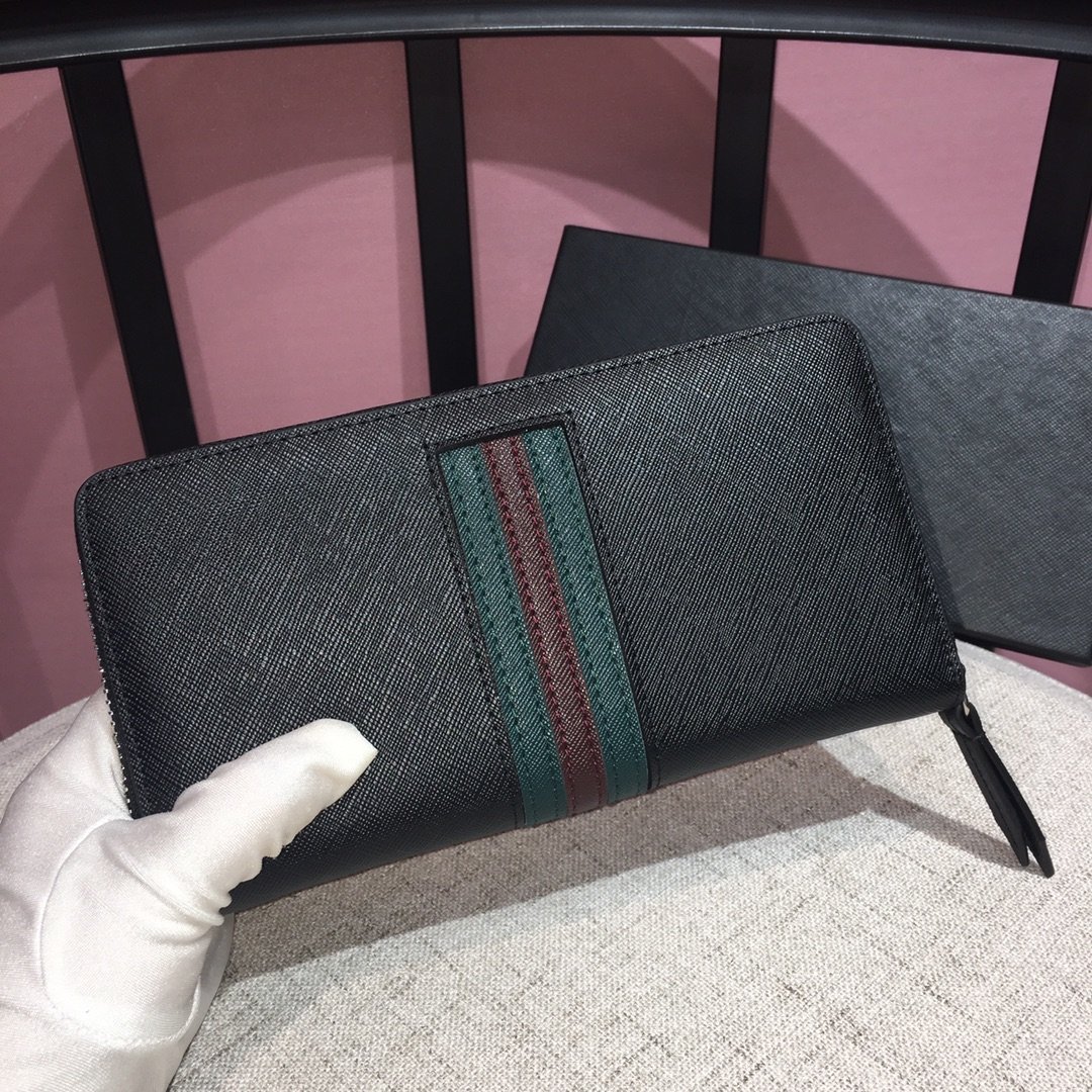 有名人同じアイテムPrada プラダ 財布 実物の写真スーパーコピー財布代引き可能国内発送後払い安全必ず届く信用できるサイト