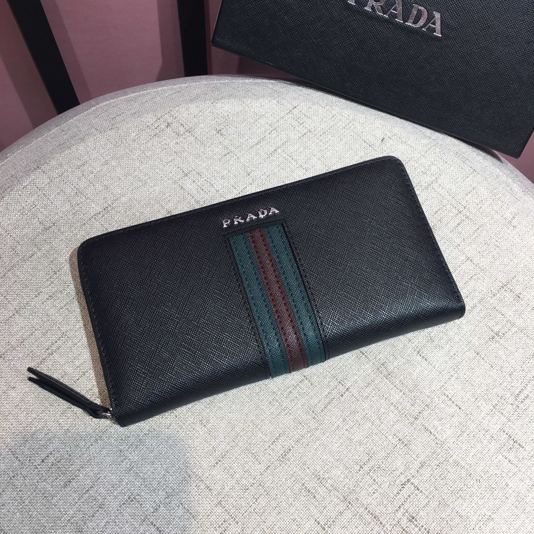 有名人同じアイテムPrada プラダ 財布 実物の写真スーパーコピー財布代引き可能国内発送後払い安全必ず届く信用できるサイト