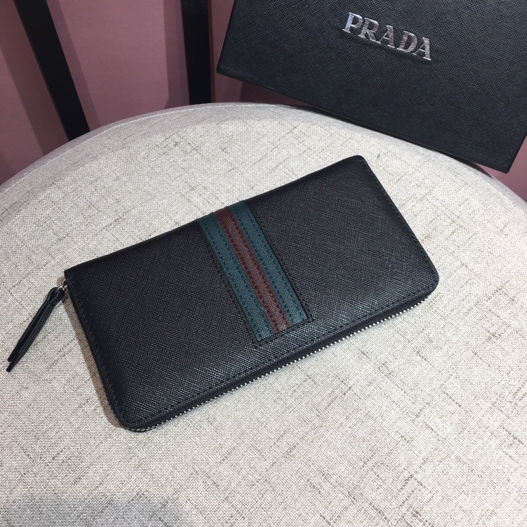 有名人同じアイテムPrada プラダ 財布 実物の写真スーパーコピー財布代引き可能国内発送後払い安全必ず届く信用できるサイト