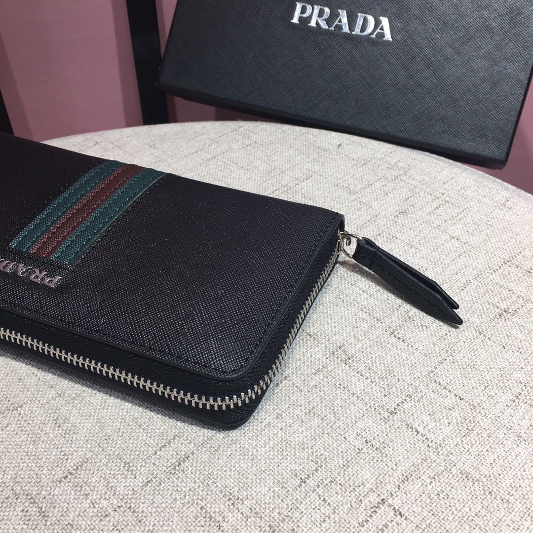 有名人同じアイテムPrada プラダ 財布 実物の写真スーパーコピー財布代引き可能国内発送後払い安全必ず届く信用できるサイト