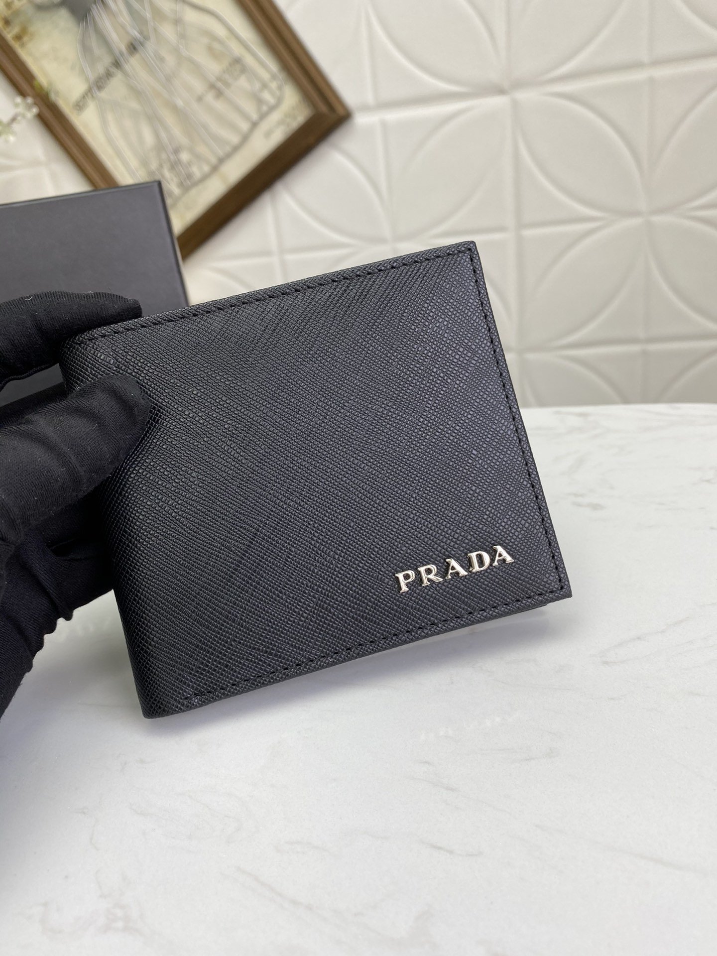 有名人同じアイテムPrada プラダ 財布 実物の写真スーパーコピー財布代引き可能国内発送後払い安全必ず届く信用できるサイト