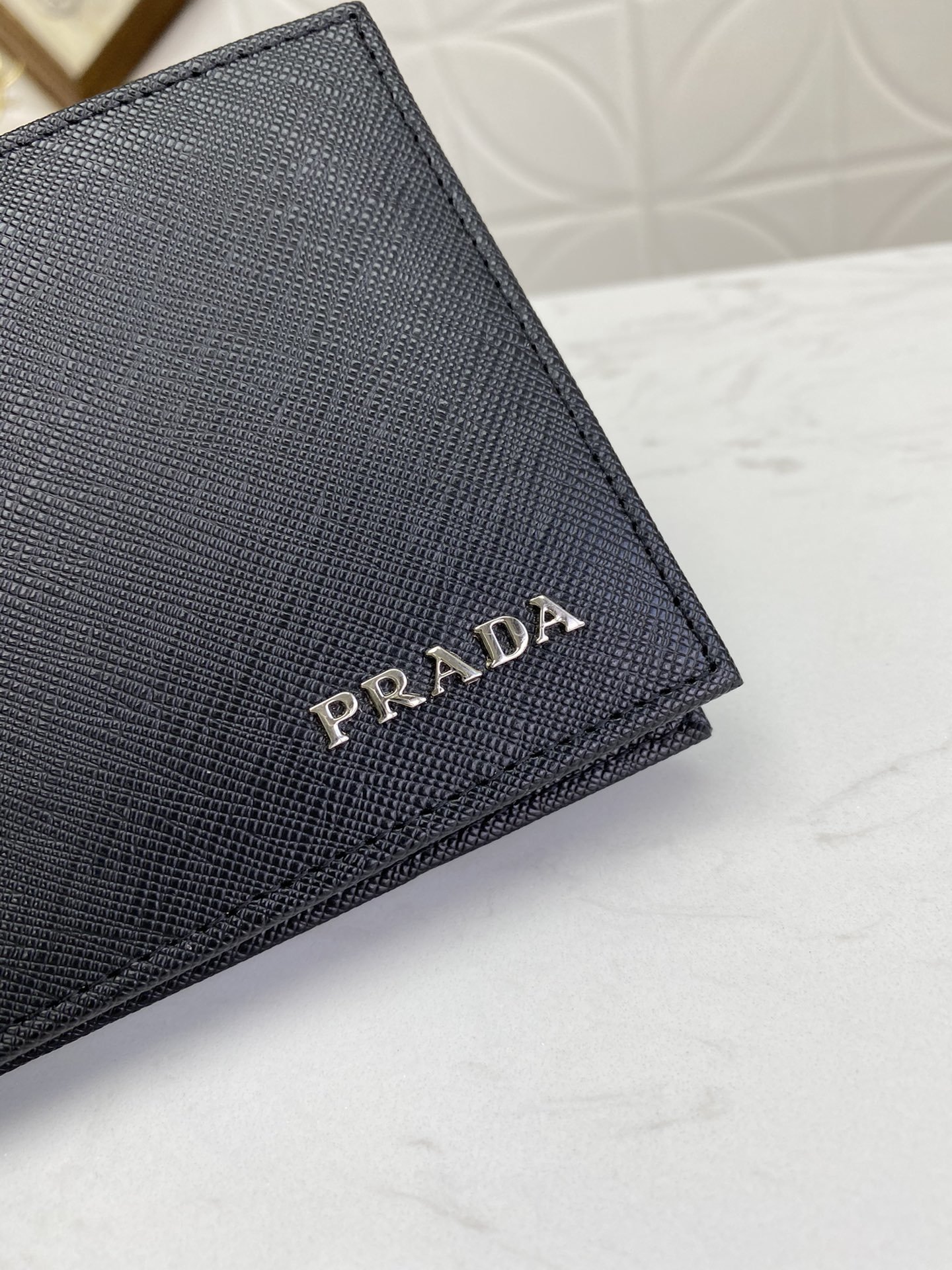 有名人同じアイテムPrada プラダ 財布 実物の写真スーパーコピー財布代引き可能国内発送後払い安全必ず届く信用できるサイト