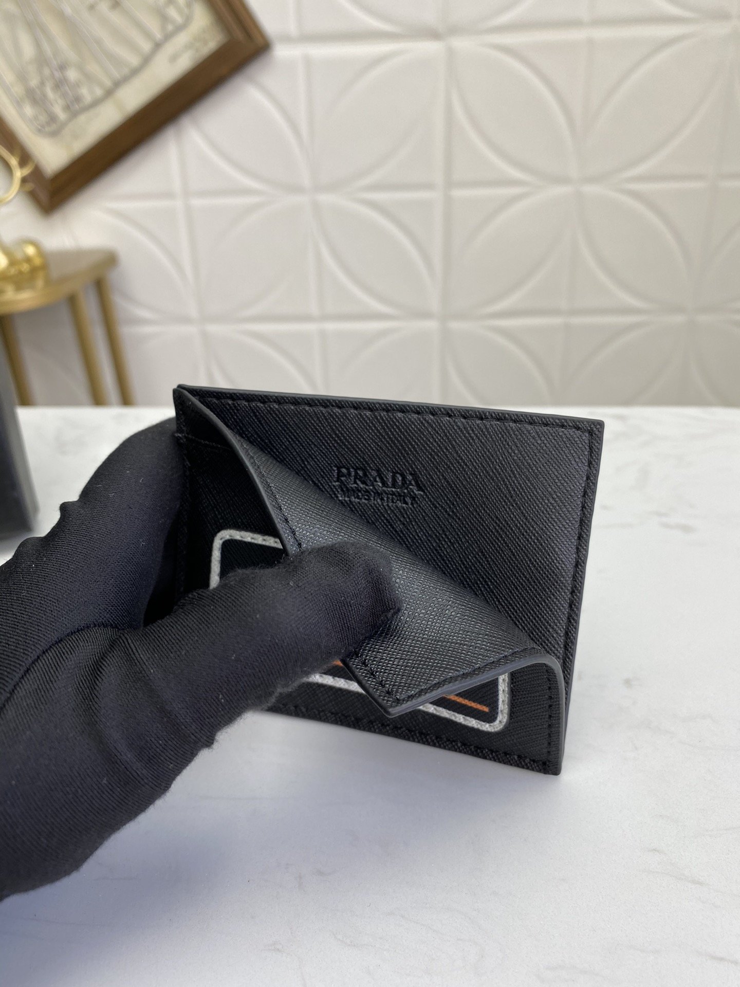 有名人同じアイテムPrada プラダ 財布 実物の写真スーパーコピー財布代引き可能国内発送後払い安全必ず届く信用できるサイト