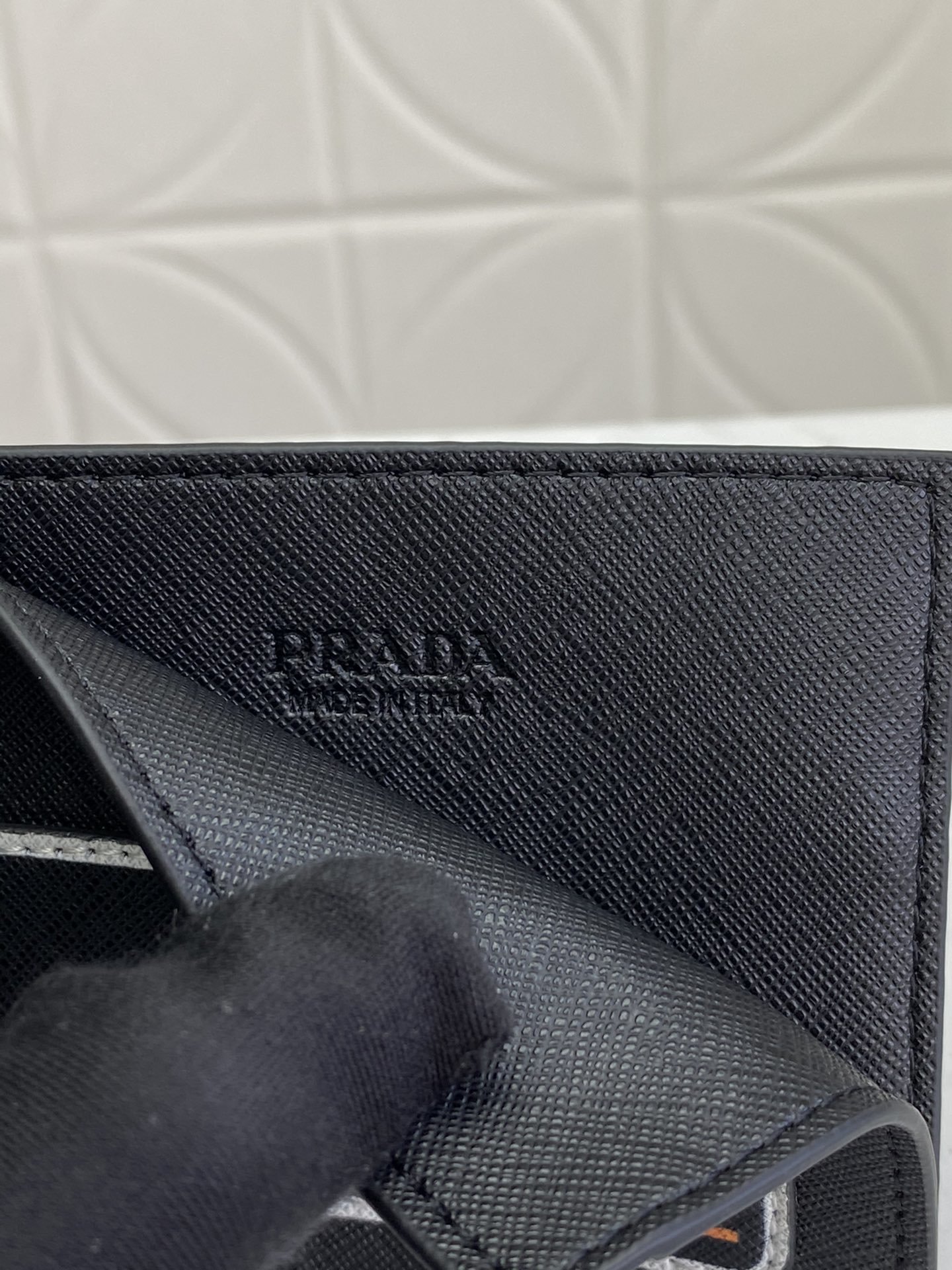 有名人同じアイテムPrada プラダ 財布 実物の写真スーパーコピー財布代引き可能国内発送後払い安全必ず届く信用できるサイト