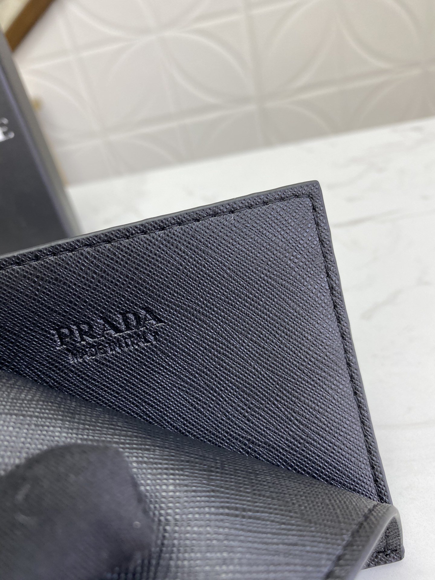 有名人同じアイテムPrada プラダ 財布 実物の写真スーパーコピー財布代引き可能国内発送後払い安全必ず届く信用できるサイト