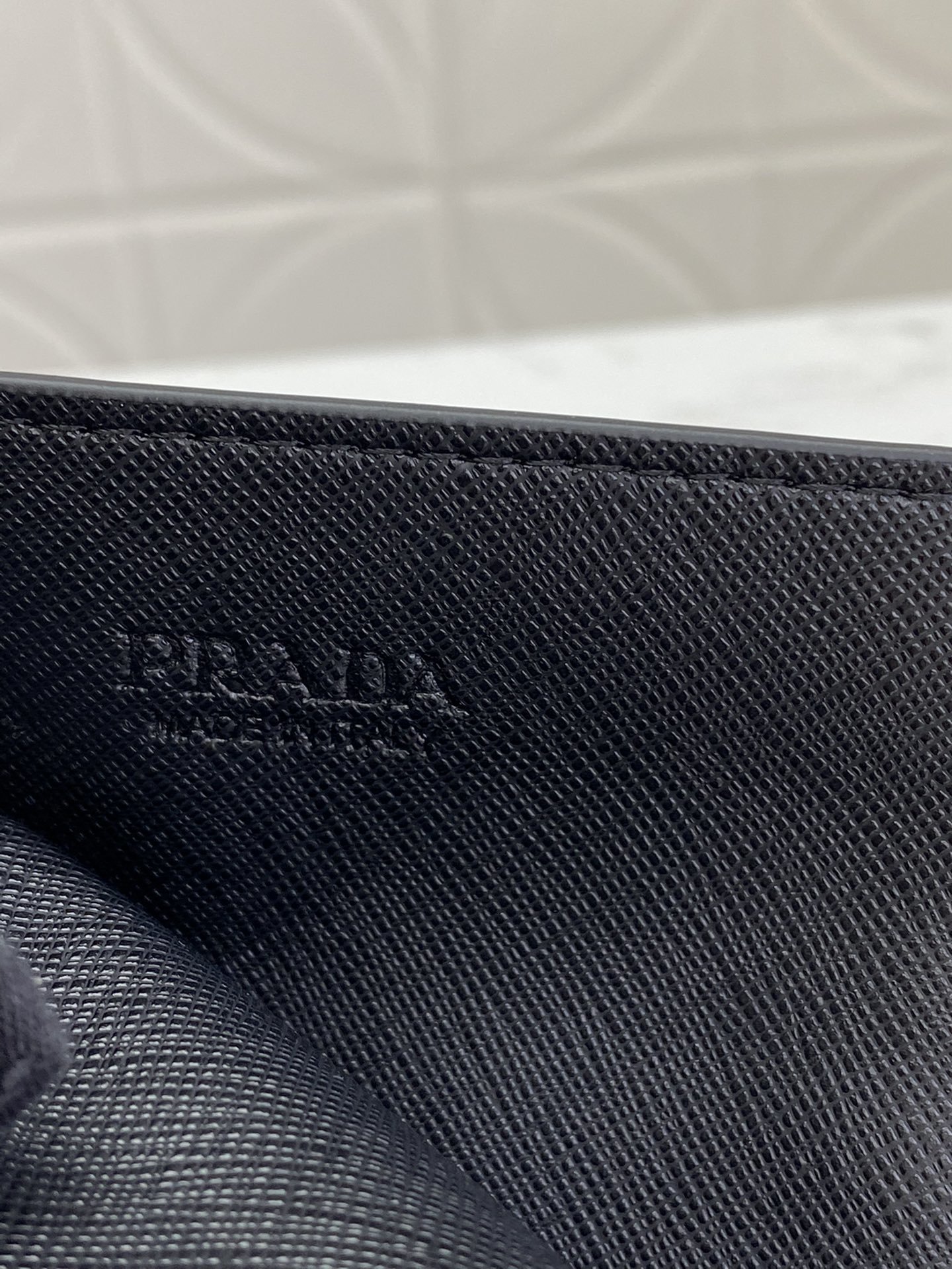 有名人同じアイテムPrada プラダ 財布 実物の写真スーパーコピー財布代引き可能国内発送後払い安全必ず届く信用できるサイト