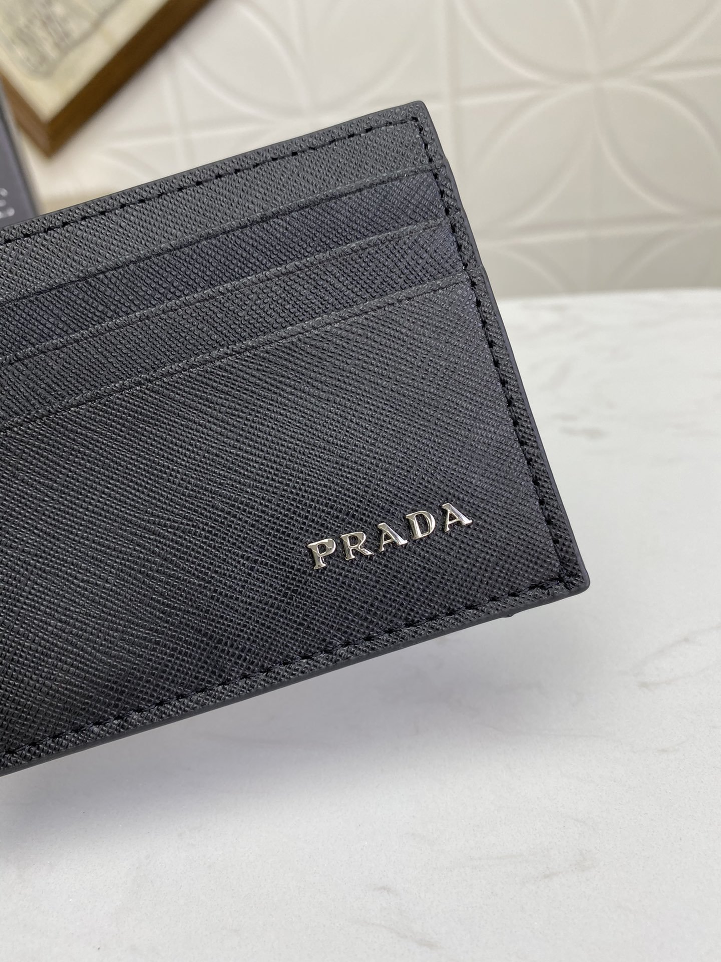 有名人同じアイテムPrada プラダ 財布 実物の写真スーパーコピー財布代引き可能国内発送後払い安全必ず届く信用できるサイト