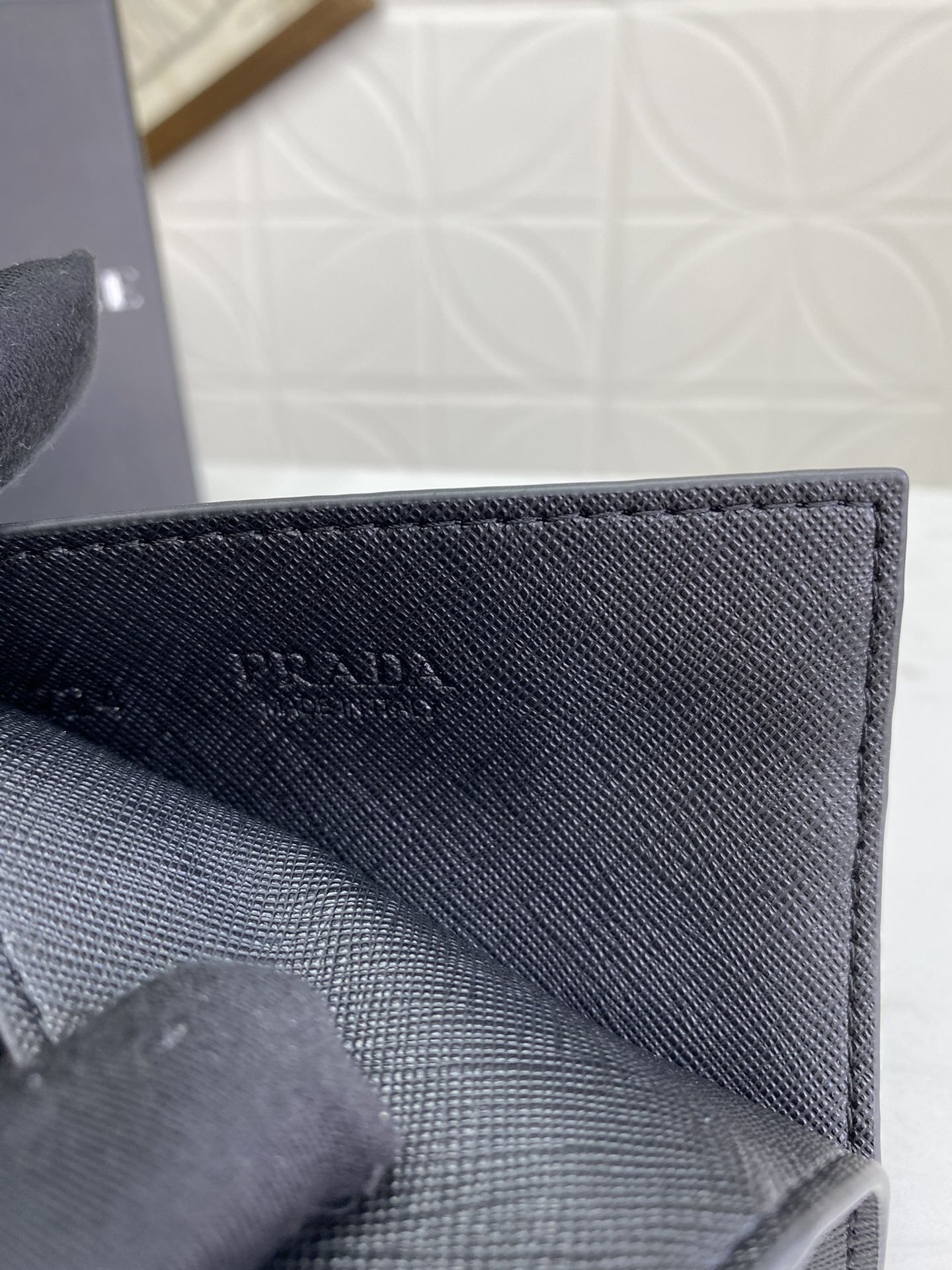 有名人同じアイテムPrada プラダ 財布 実物の写真スーパーコピー財布代引き可能国内発送後払い安全必ず届く信用できるサイト