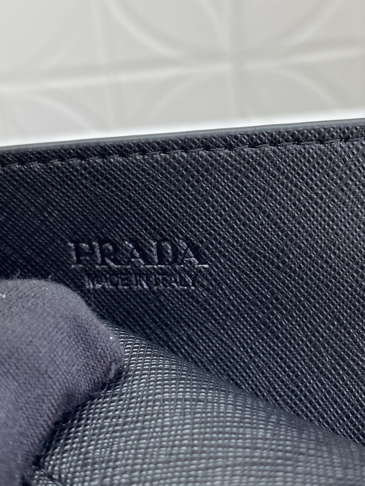 有名人同じアイテムPrada プラダ 財布 実物の写真スーパーコピー財布代引き可能国内発送後払い安全必ず届く信用できるサイト