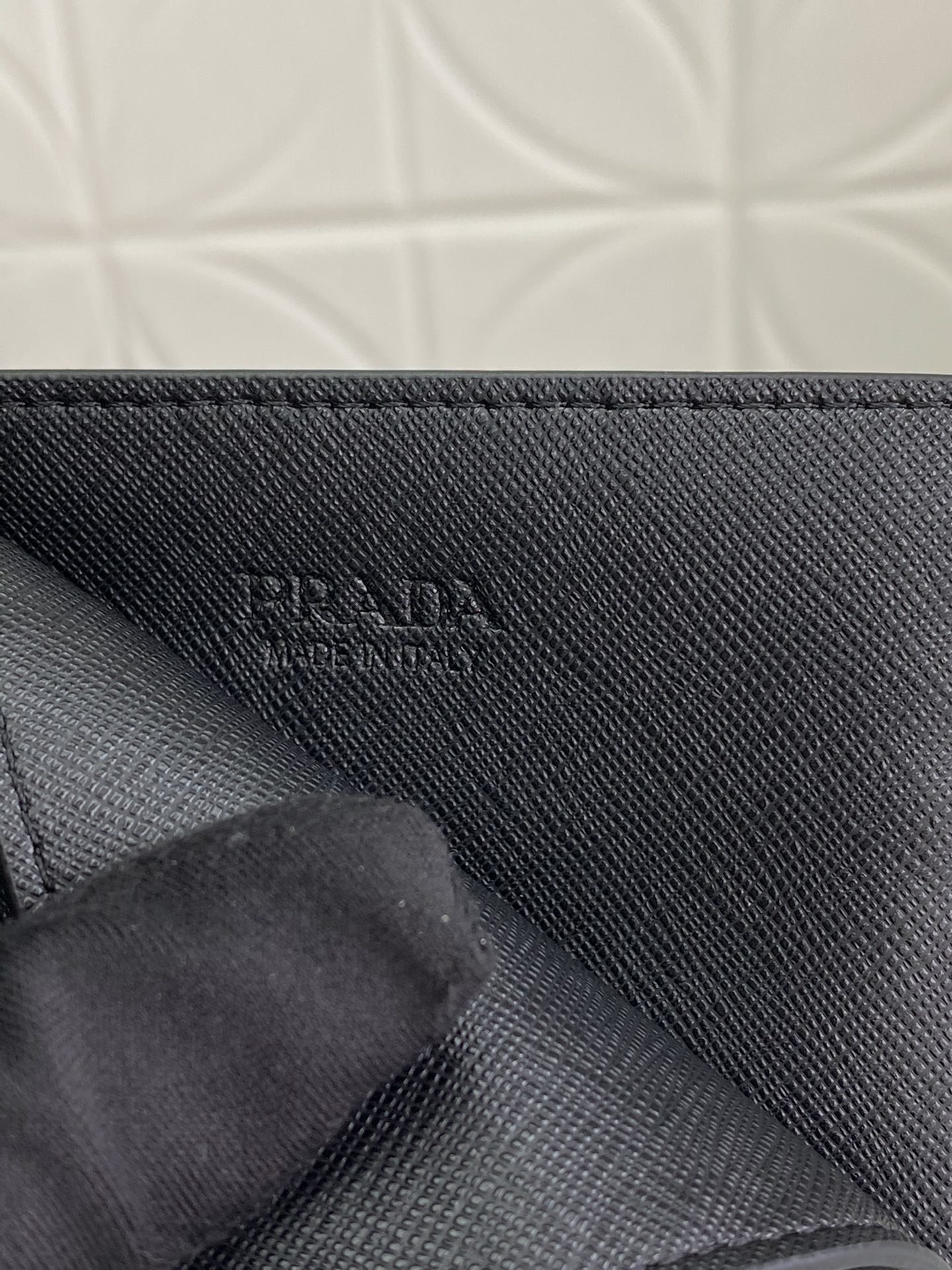 有名人同じアイテムPrada プラダ 財布 実物の写真スーパーコピー財布代引き可能国内発送後払い安全必ず届く信用できるサイト