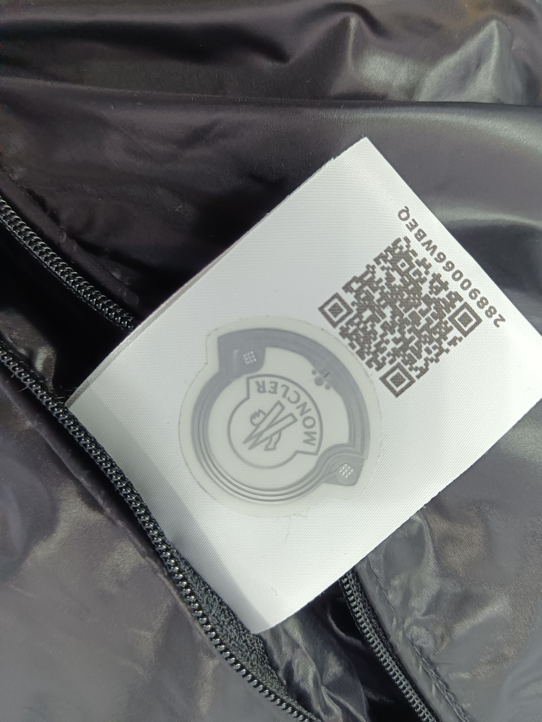 スーパーコピー  ダウンジャケット 実物の写真 N品 人気ブランドレプリカ服代引き対応国内発送後払い安全必ず届くおすすめ口コミ優良サイト