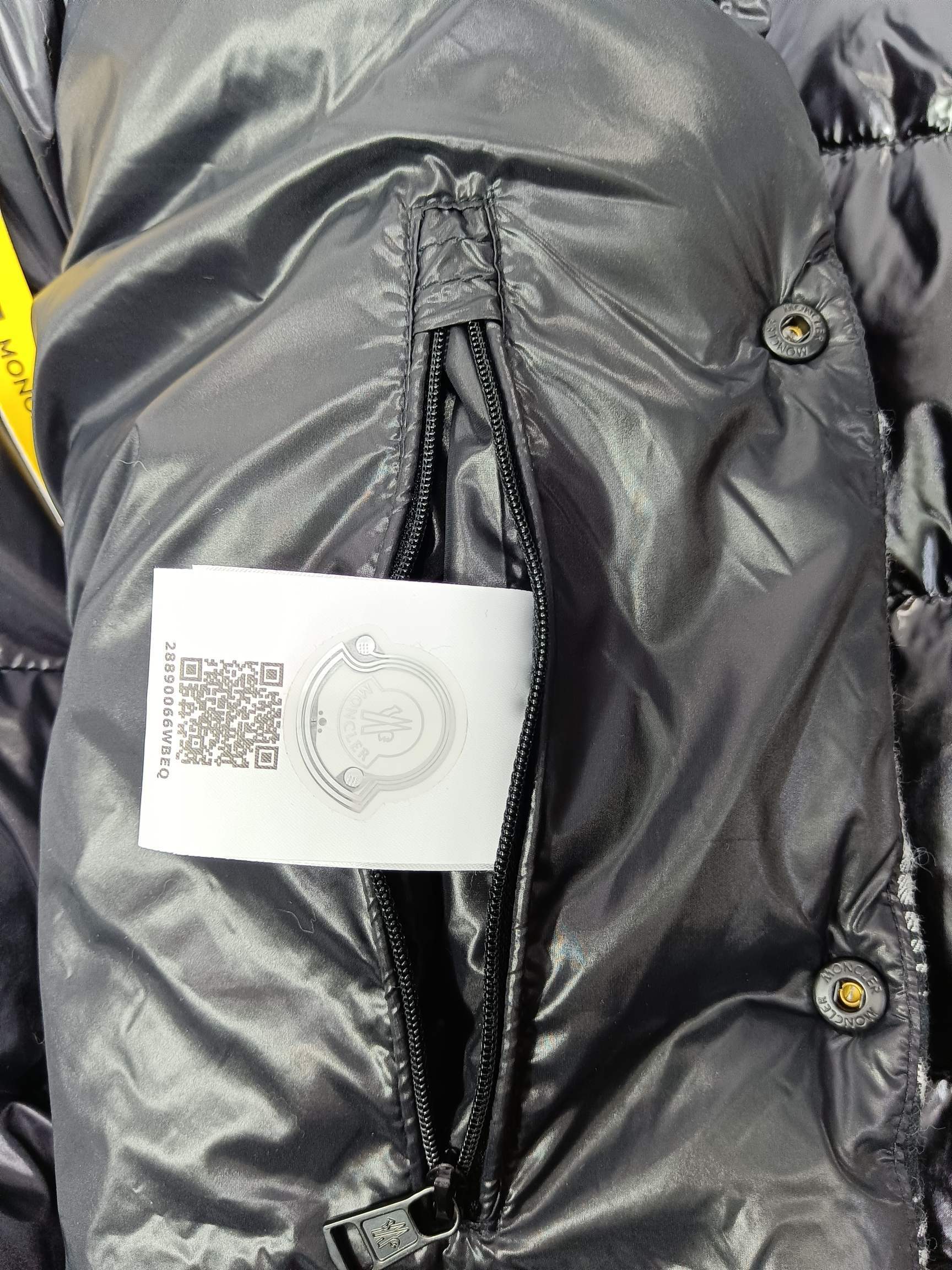 スーパーコピー  ダウンジャケット 実物の写真 N品 人気ブランドレプリカ服代引き対応国内発送後払い安全必ず届くおすすめ口コミ優良サイト