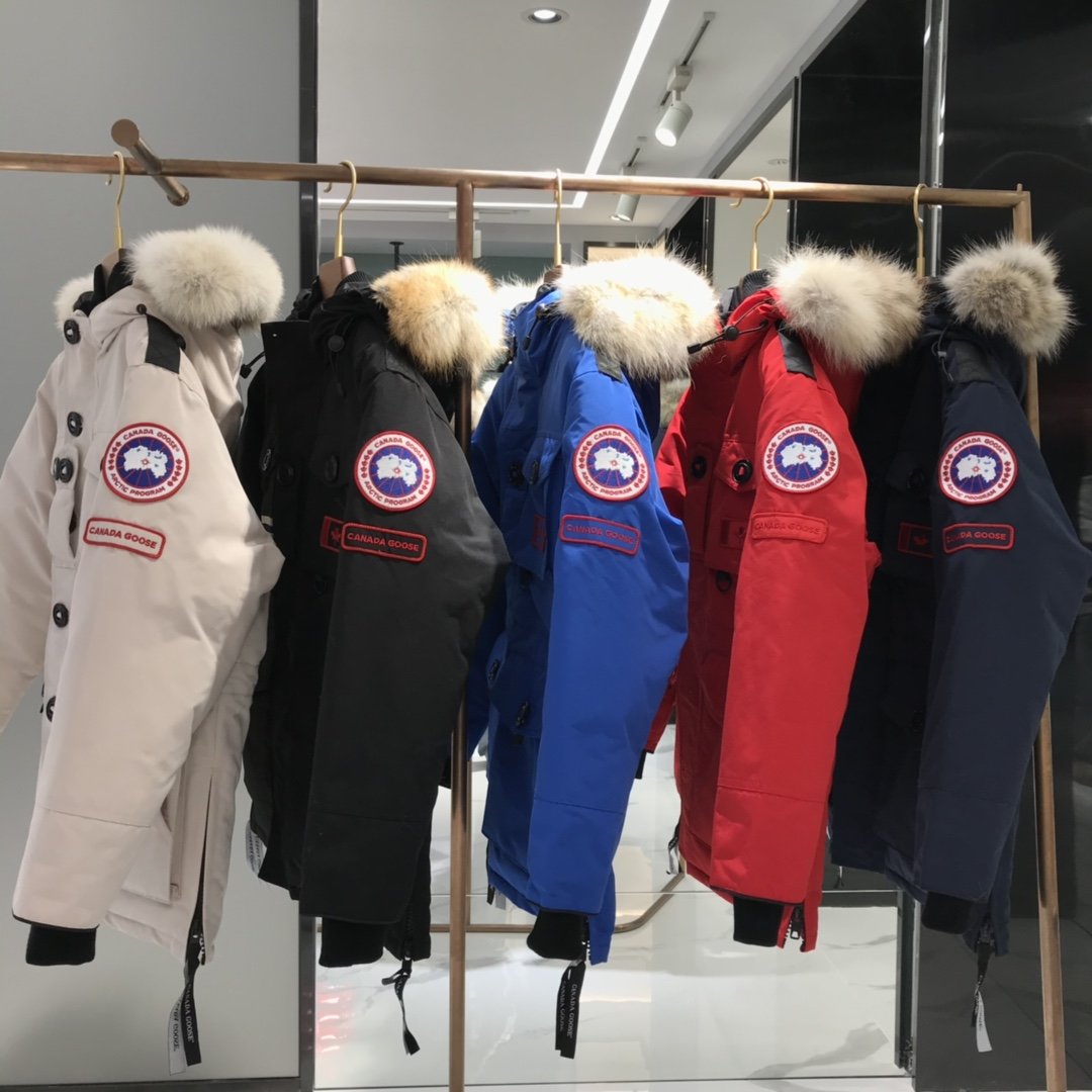 スーパーコピー  ダウンジャケット 実物の写真 N品 人気ブランドレプリカ服代引き対応国内発送後払い安全必ず届くおすすめ口コミ優良サイト