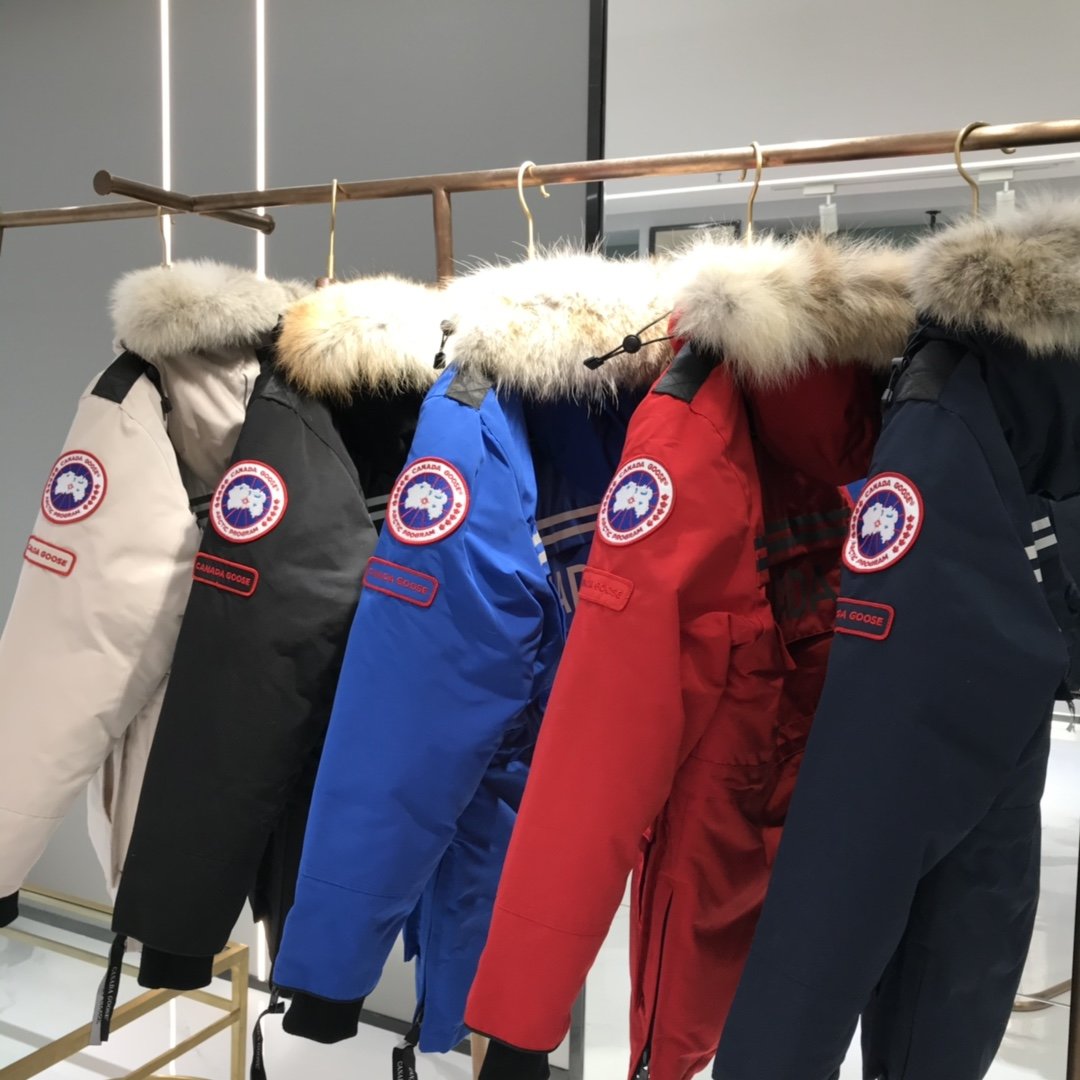 スーパーコピー  ダウンジャケット 実物の写真 N品 人気ブランドレプリカ服代引き対応国内発送後払い安全必ず届くおすすめ口コミ優良サイト