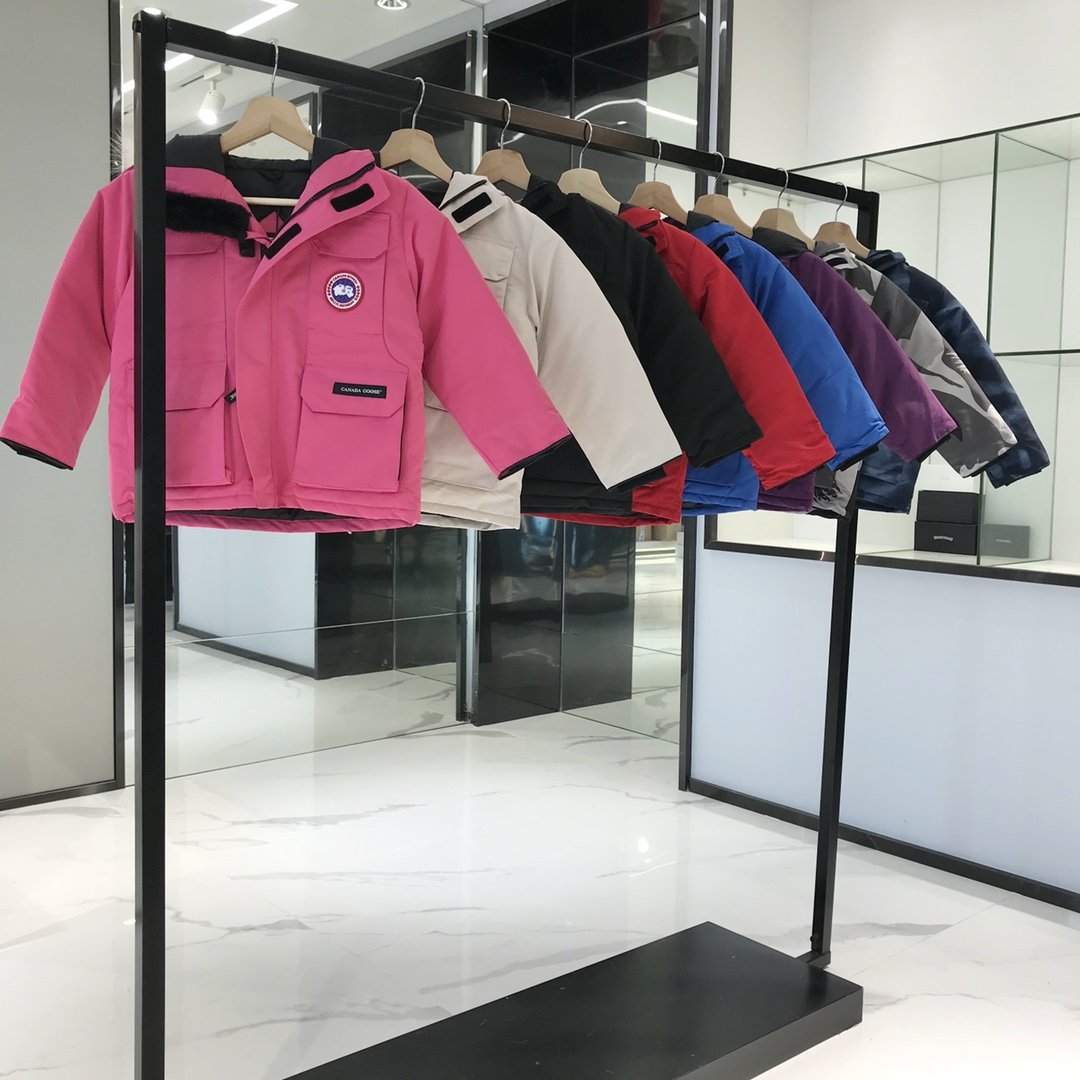 スーパーコピー  ダウンジャケット 実物の写真 N品 人気ブランドレプリカ服代引き対応国内発送後払い安全必ず届くおすすめ口コミ優良サイト