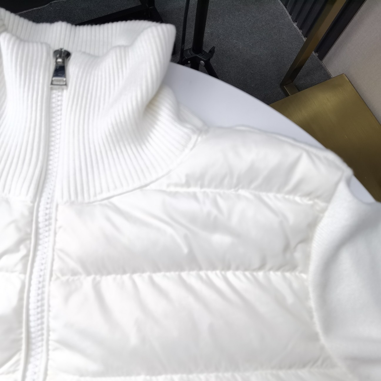 スーパーコピー  ダウンジャケット 実物の写真 N品 人気ブランドレプリカ服代引き対応国内発送後払い安全必ず届くおすすめ口コミ優良サイト